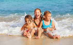 Badespass für die ganze Familie - Foto: altanaka / photocase.de